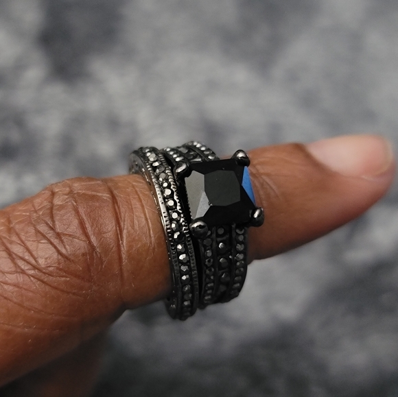 💎*NEW 18K BLACK SAPPHIRE STERLING SILVER RING💎SIZE 8💎 - Picture 2 of 3